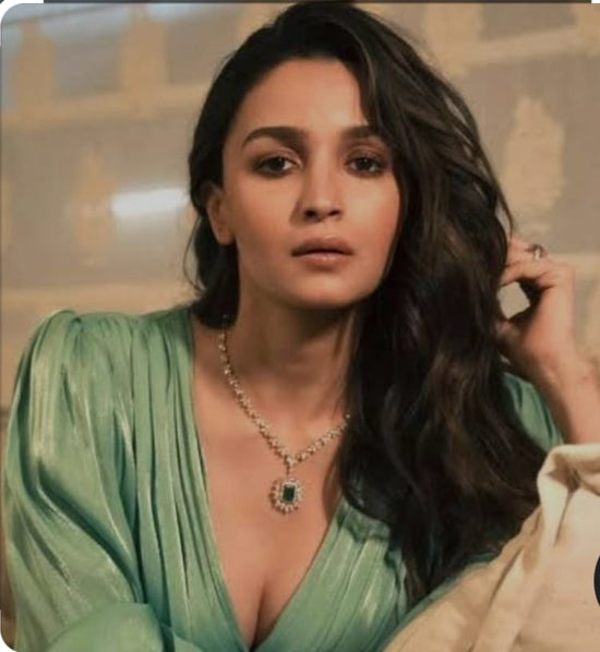 Alia Bhatt AD Necklace Set