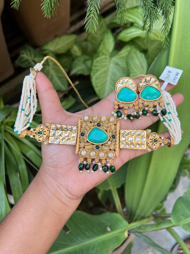 Antique Gold Plated Green Choker Set