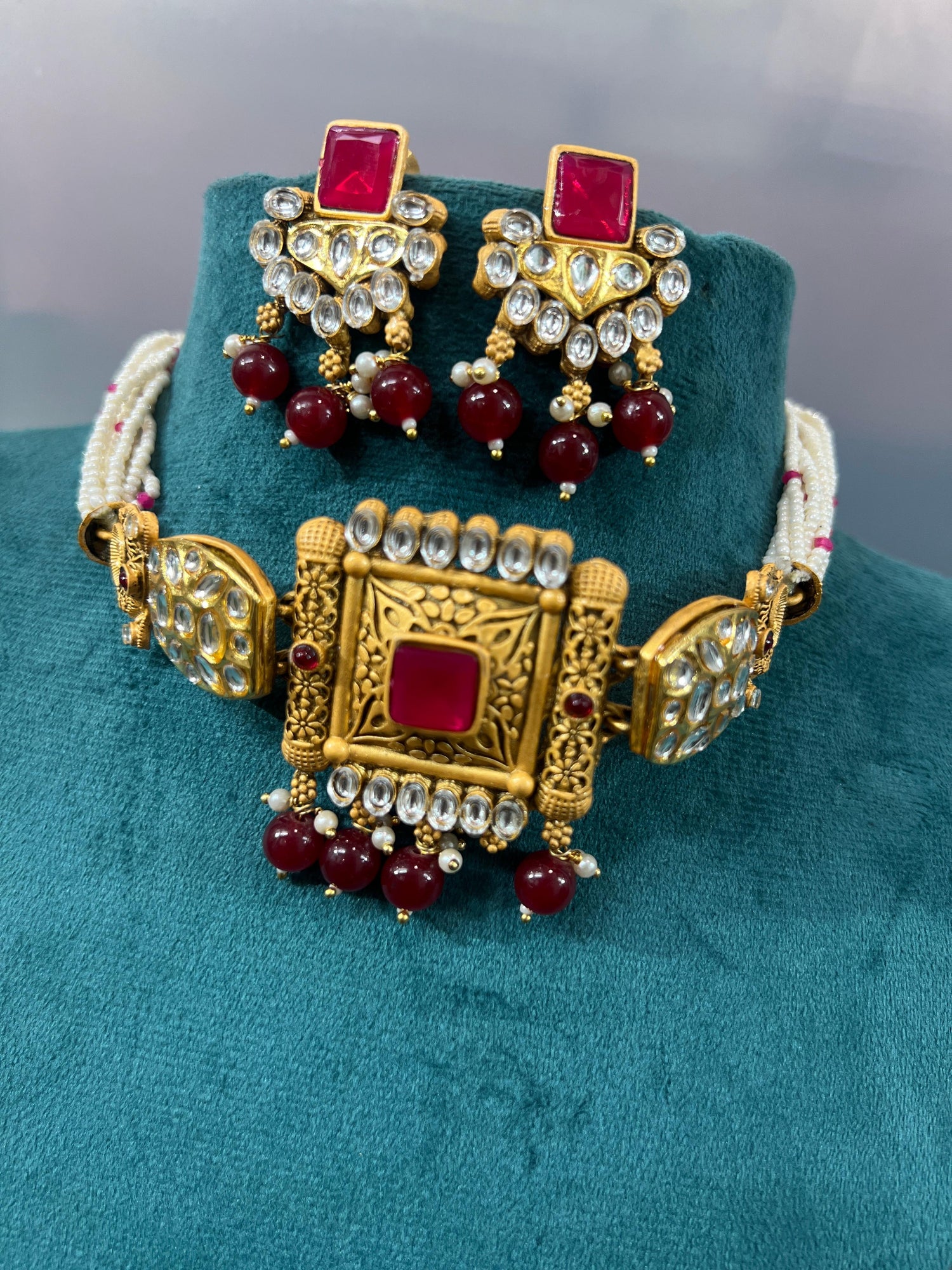 Antique Gold Plated Red Choker Necklace Set