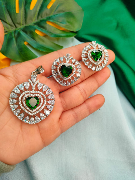 AD pendant with earrings green colour