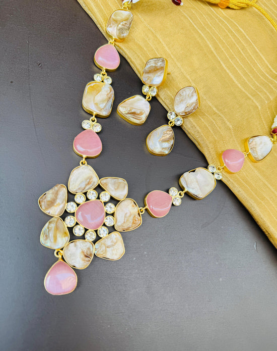 Mother of Pearl Necklace Set
